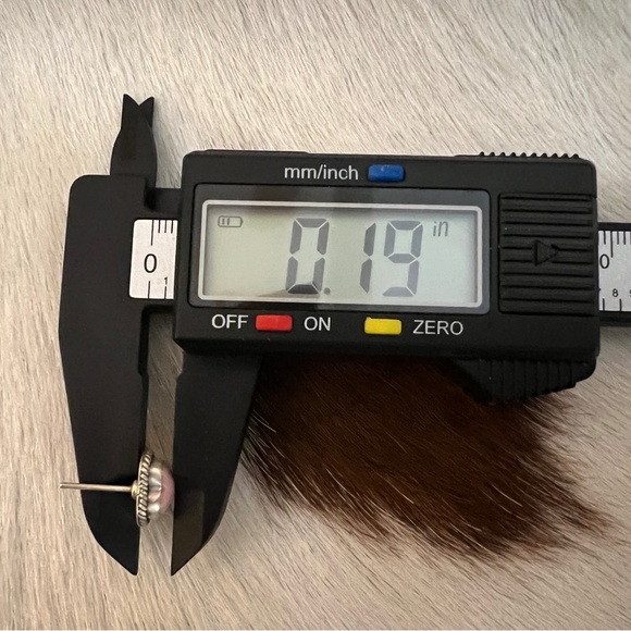 ❤️ Queen Pink Conch Heart Shaped Stud Earrings Matte Brushed Sterling Silver - Picture 14 of 14